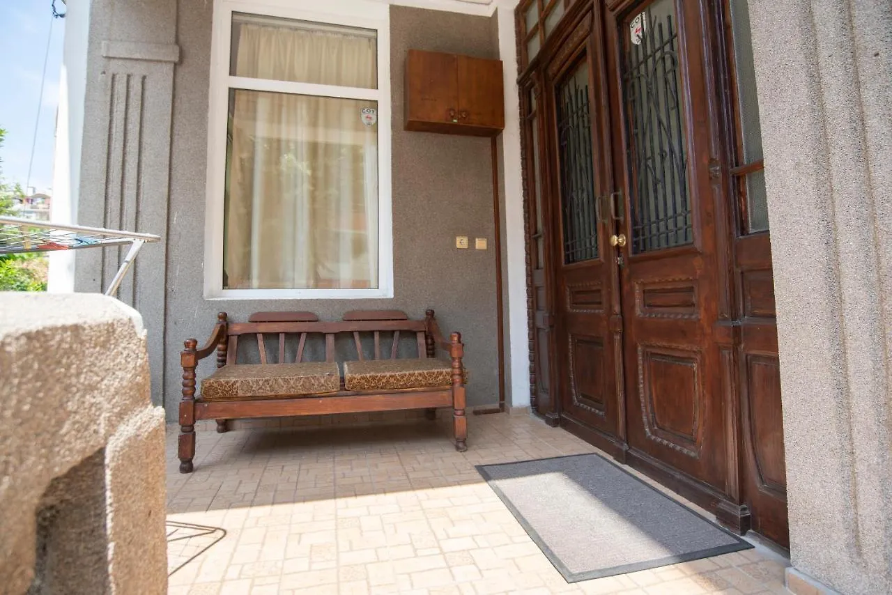 Art Studios Elsor Burgas 2*,